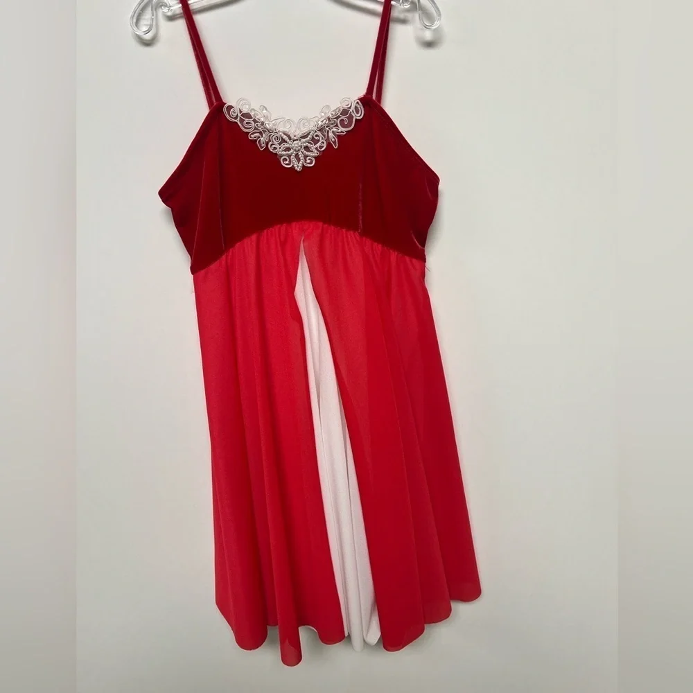 COSTUME - DANCE CURTAIN CALL  Red velvet top w/pearls and sequins.   Size 4 ***